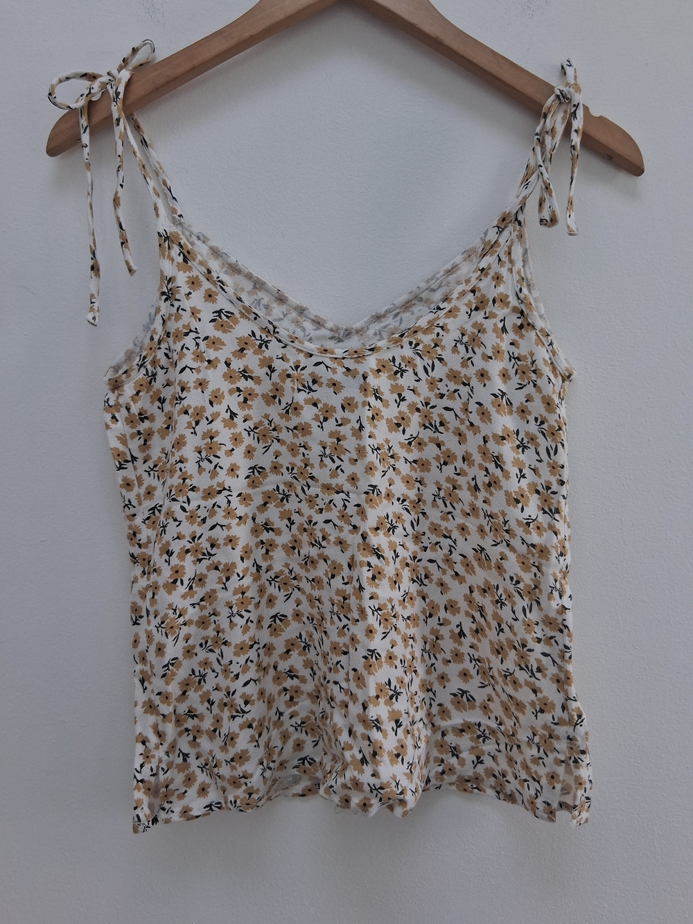 Abercrombie & Fitch White Floral Tie-Strap Cami with Mustard Blooms Size XS